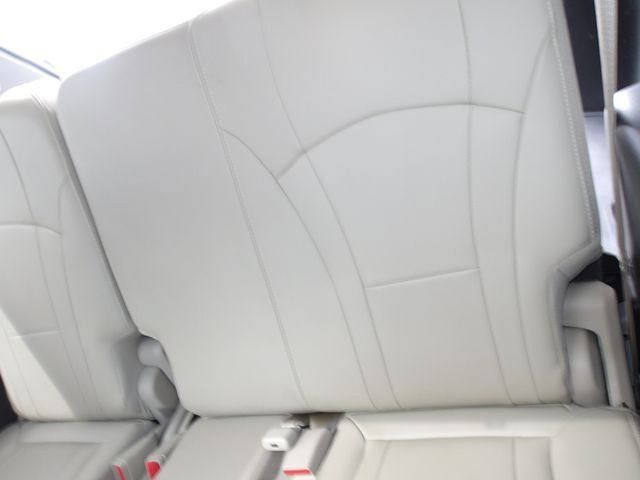 Used 2019 Buick Enclave Essence AWD/4WD image 14