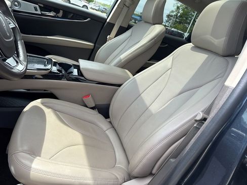 Used 2022 Lincoln Nautilus Reserve w/ Equipment Group 202A AWD/4WD image 8
