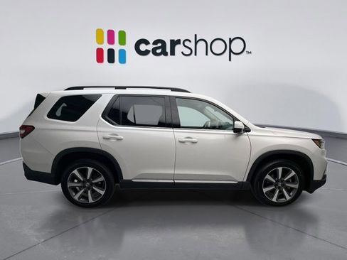 Used 2025 Honda Pilot Elite image 6