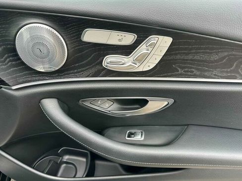 Used 2018 Mercedes-Benz E 400 4MATIC Sedan image 21