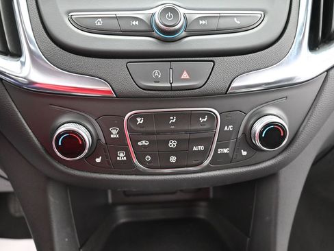 Used 2024 Chevrolet Equinox LT image 12