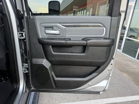 Used 2021 RAM 3500 Big Horn image 27