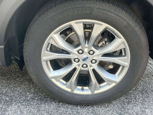 Used 2023 Ford Explorer XLT w/ Equipment Group 202A RWD image 11