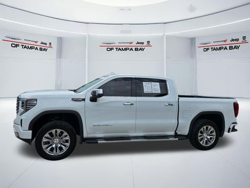 Used 2022 GMC Sierra 1500 Denali AWD/4WD image 3
