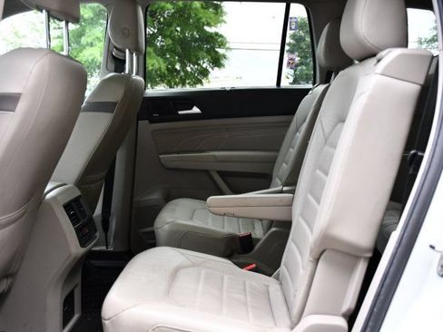 Used 2021 Volkswagen Atlas SEL Premium AWD/4WD image 19