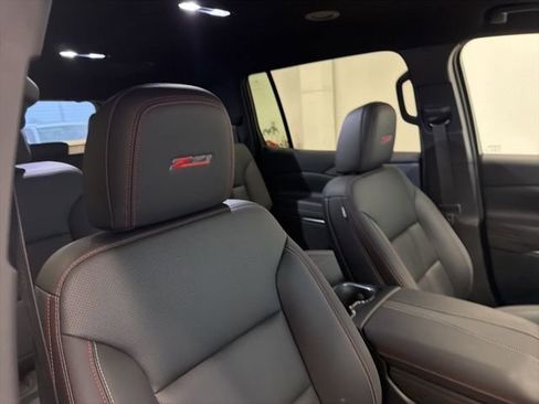 Used 2025 Chevrolet Traverse Z71 image 40