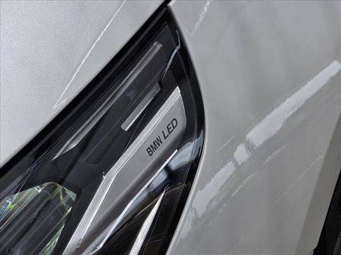 Used 2026 BMW 530i xDrive AWD/4WD image 9
