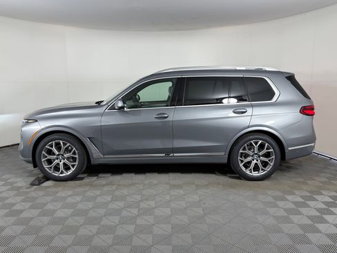 New 2026 BMW X7 xDrive40i w/ Premium Package image 2