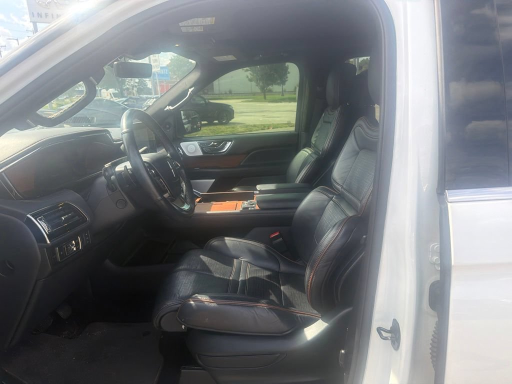 Certified 2024 Lincoln Navigator Black Label AWD/4WD image 8
