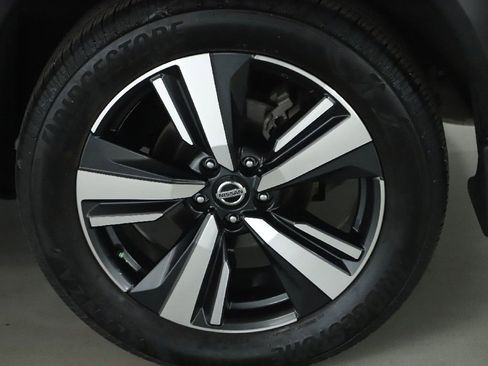 Used 2021 Nissan Rogue Platinum image 40