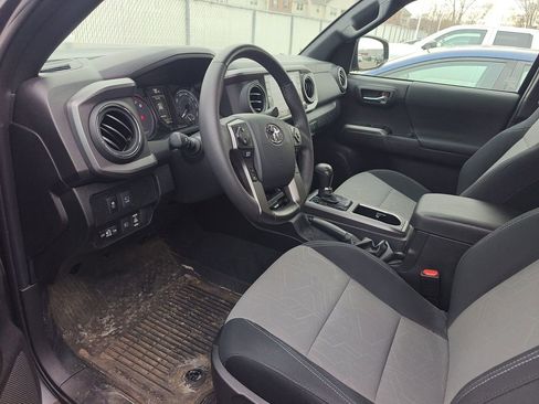 Used 2023 Toyota Tacoma TRD Off-Road w/ Advanced Technology Package image 9