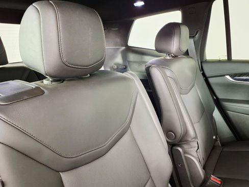 Certified 2024 Cadillac XT6 Premium Luxury FWD image 12