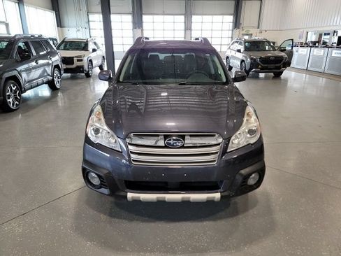 Used 2014 Subaru Outback 2.5i Limited w/ Accessory Value Package (OYS) AWD/4WD image 2