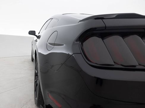 Used 2017 Ford Mustang GT Premium w/ Black Accent Package RWD image 13