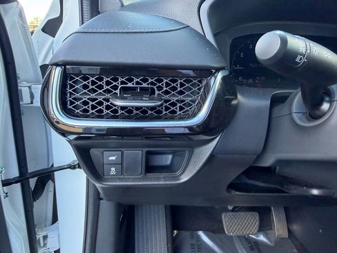 Certified 2025 Acura ADX Base image 19