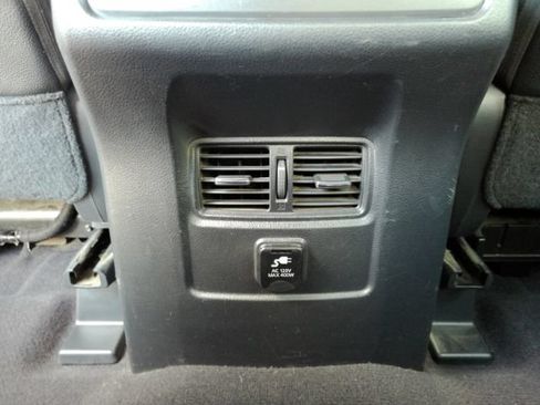 Used 2017 Nissan Titan SL RWD image 27