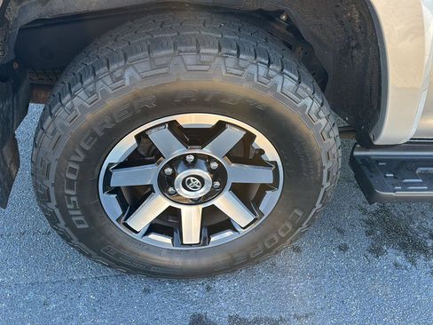 Certified 2019 Toyota 4Runner TRD Off-Road Premium image 36