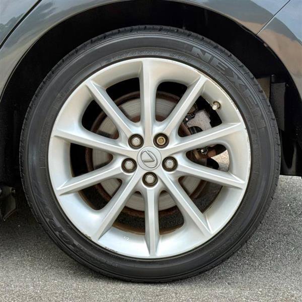 Used 2011 Lexus CT 200h Premium FWD image 25