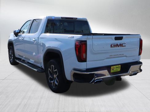 New 2026 GMC Sierra 1500 SLT image 5