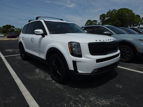 Certified 2022 Kia Telluride SX w/ Towing Package FWD image 2