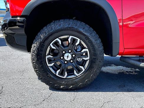 Certified 2023 Chevrolet Silverado 1500 ZR2 w/ Technology Package AWD/4WD image 10