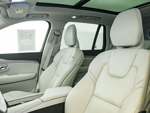 Used 2023 Volvo XC90 B6 Plus w/ Protection Package Premier image 18