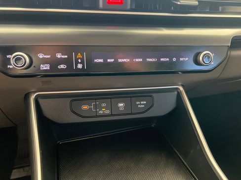 Certified 2025 Kia Carnival LXS FWD image 49