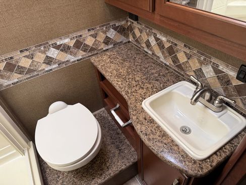 Used 2016 Ford E-450 and Econoline 450 Super Duty w/ Motorhome Prep Package image 58