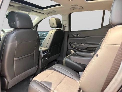 Used 2021 GMC Acadia SLT w/ LPO, Floor Liner Package FWD image 24