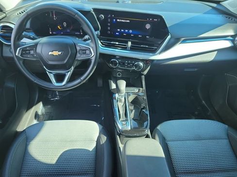 Used 2024 Chevrolet Trax LT w/ Driver Confidence Package FWD image 16