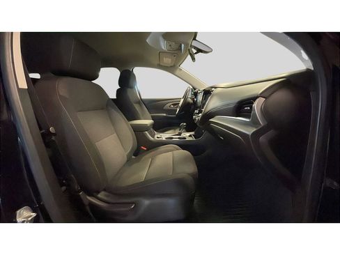 Used 2020 Chevrolet Traverse LT image 18