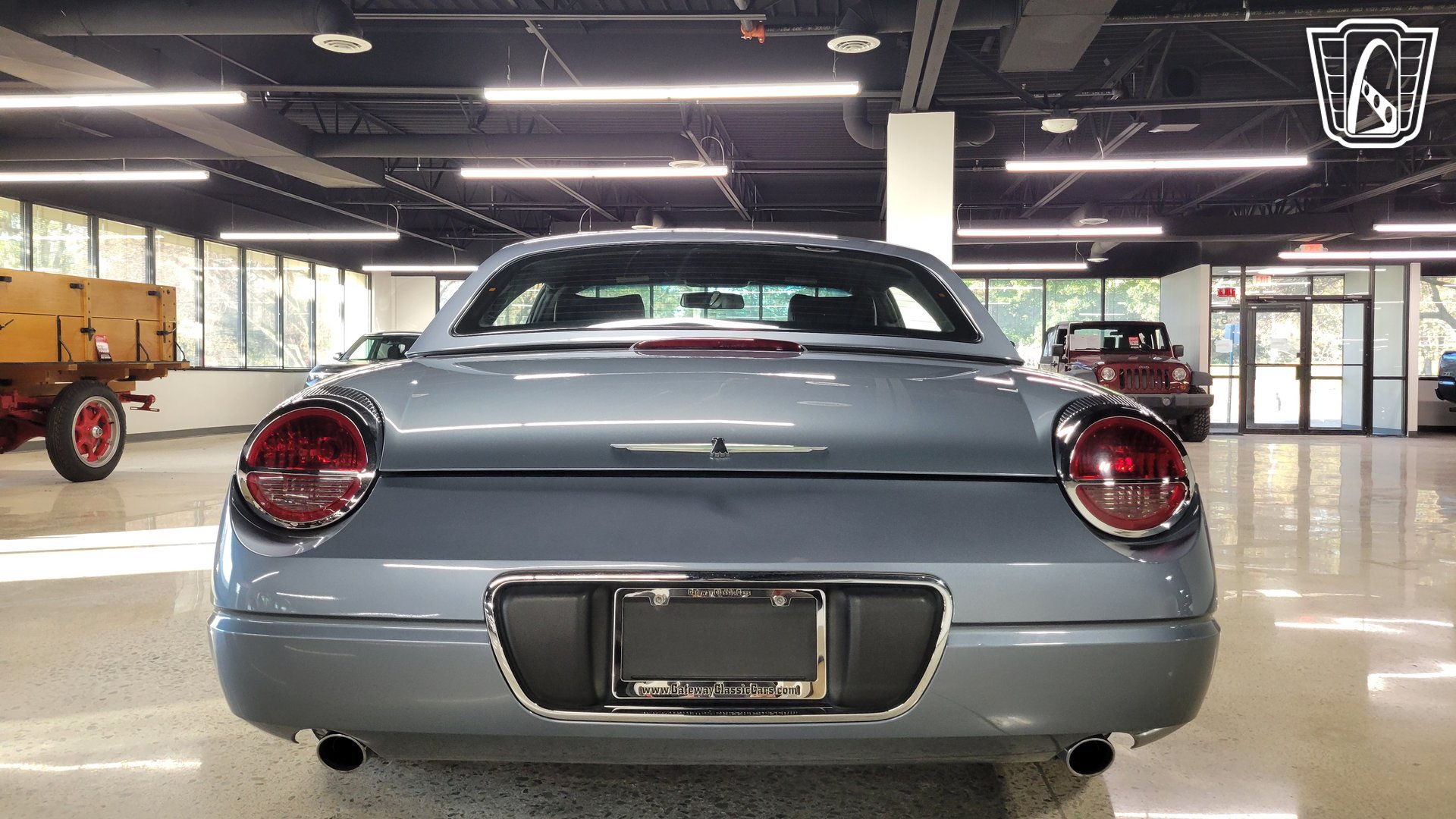Used 2005 Ford Thunderbird RWD image 3
