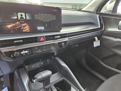 New 2026 Kia Sorento LX image 13