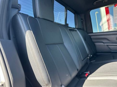 Used 2018 Nissan Titan SL w/ Midnight Edition AWD/4WD image 35