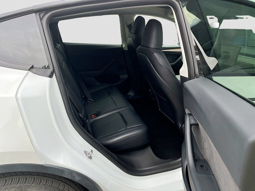 Used 2023 Tesla Model Y Long Range AWD/4WD image 24
