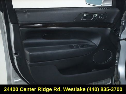 Used 2013 Lincoln MKT AWD image 16