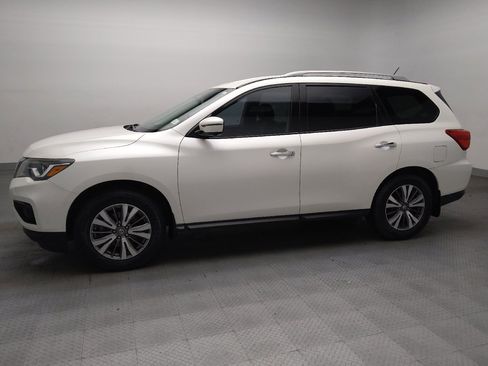 Used 2018 Nissan Pathfinder SL AWD/4WD image 2