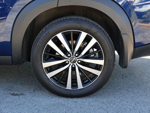 Used 2024 Nissan Pathfinder Platinum w/ Cargo Package image 27