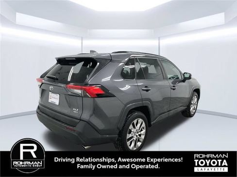 Used 2021 Toyota RAV4 XLE Premium AWD/4WD image 6