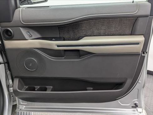 Used 2019 Ford Expedition Max Limited RWD image 22
