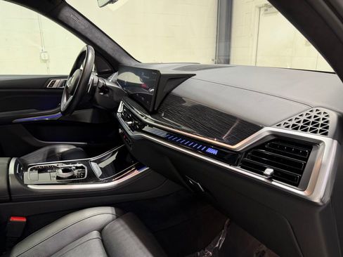 Used 2024 BMW X5 M60i image 40