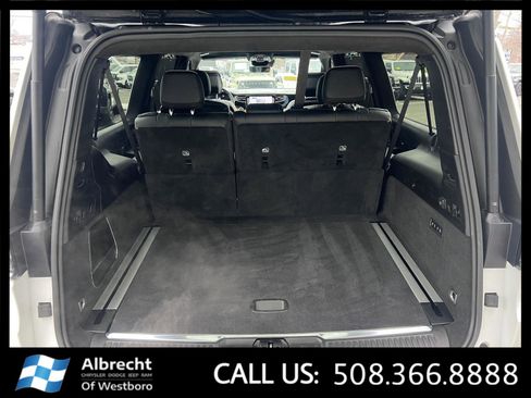 Used 2024 Jeep Grand Wagoneer L Series III AWD/4WD image 16