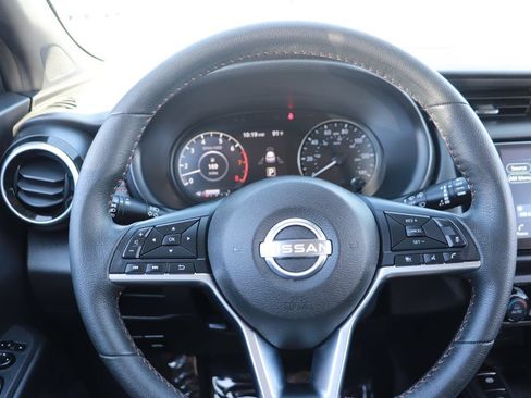 Used 2024 Nissan Kicks SR FWD image 18