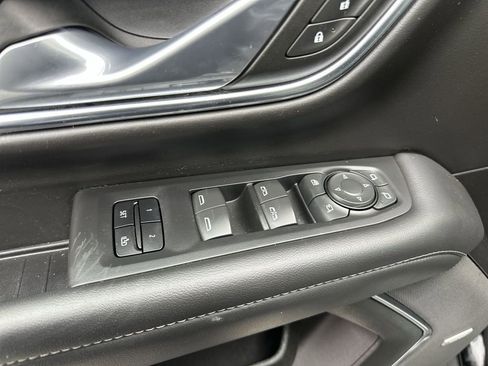 Used 2023 Chevrolet Tahoe Z71 w/ Luxury Package image 13