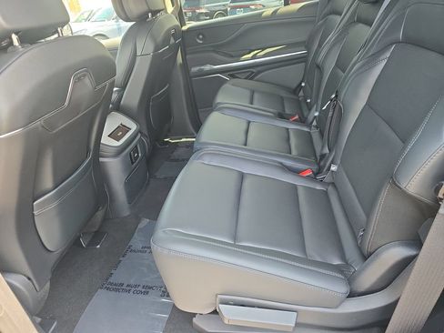New 2026 Lincoln Navigator Premiere AWD/4WD image 13