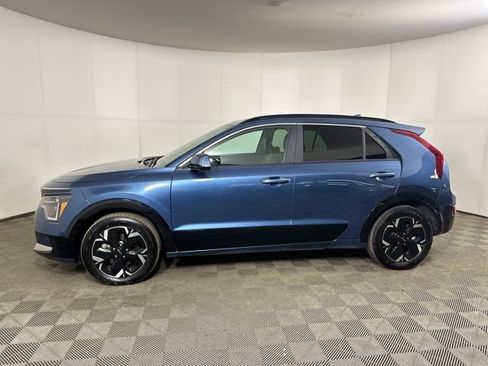 Used 2025 Kia Niro Wave w/ Wave Preserve Package FWD image 6
