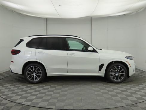 New 2026 BMW X5 sDrive40i w/ M Sport Package image 4