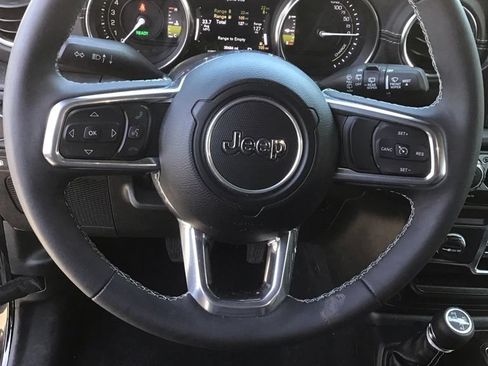 Used 2023 Jeep Wrangler Unlimited Sahara w/ Cold Weather Group AWD/4WD image 9