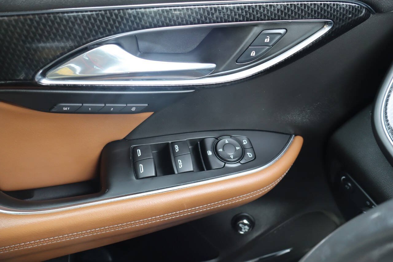 Used 2021 Buick Envision Essence AWD/4WD image 19