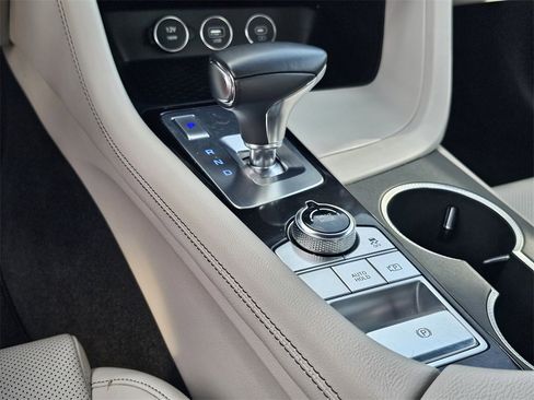 Used 2024 Genesis G70 2.5T image 22